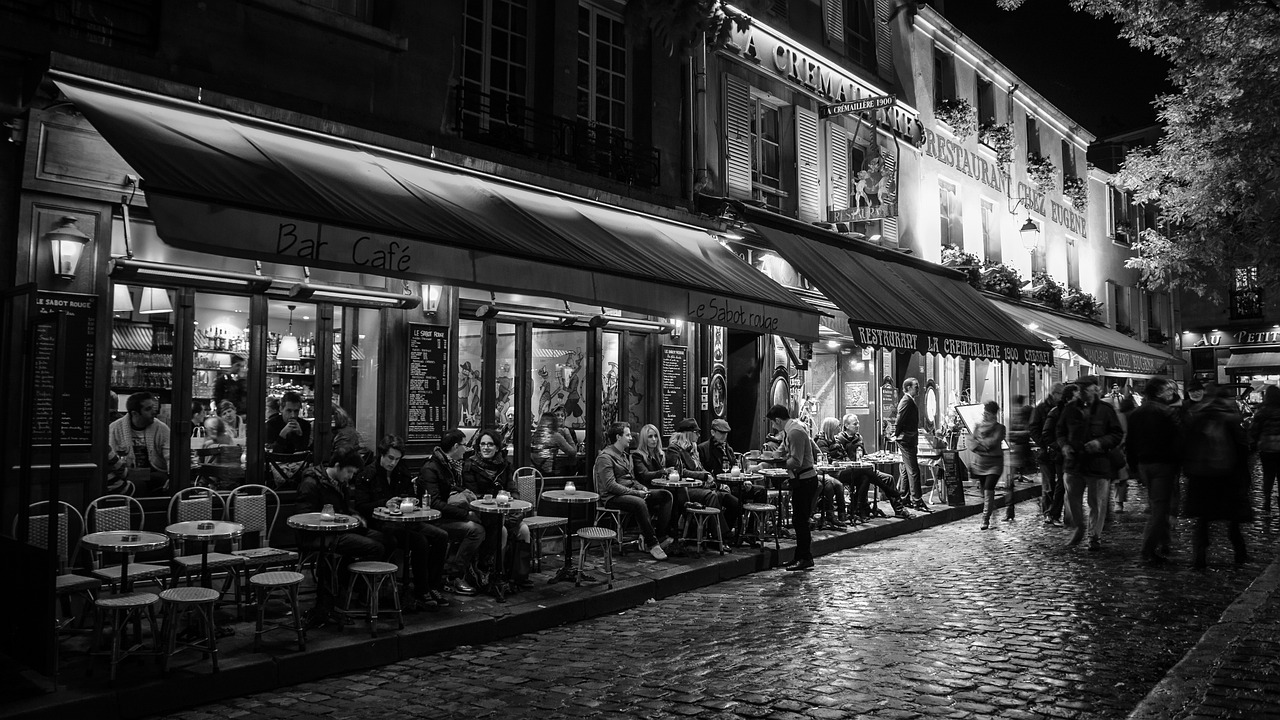 Le tradizioni e usanze locali da scoprire durante un viaggio culturale